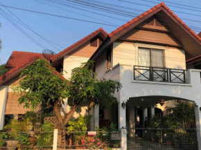 Lotus villa homestay by the Ping River